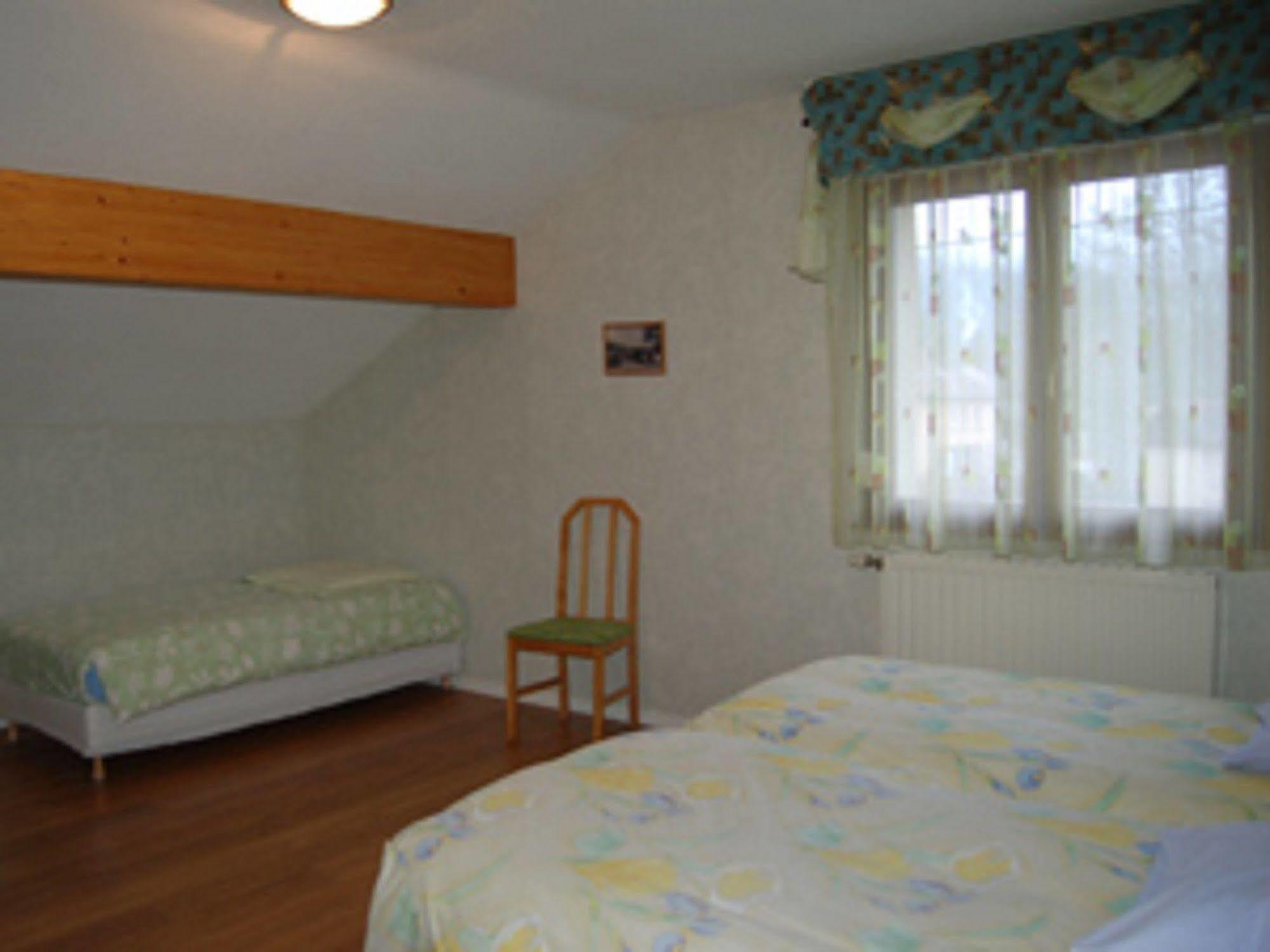 Logis Auberge De La Poirie Tendon Екстериор снимка