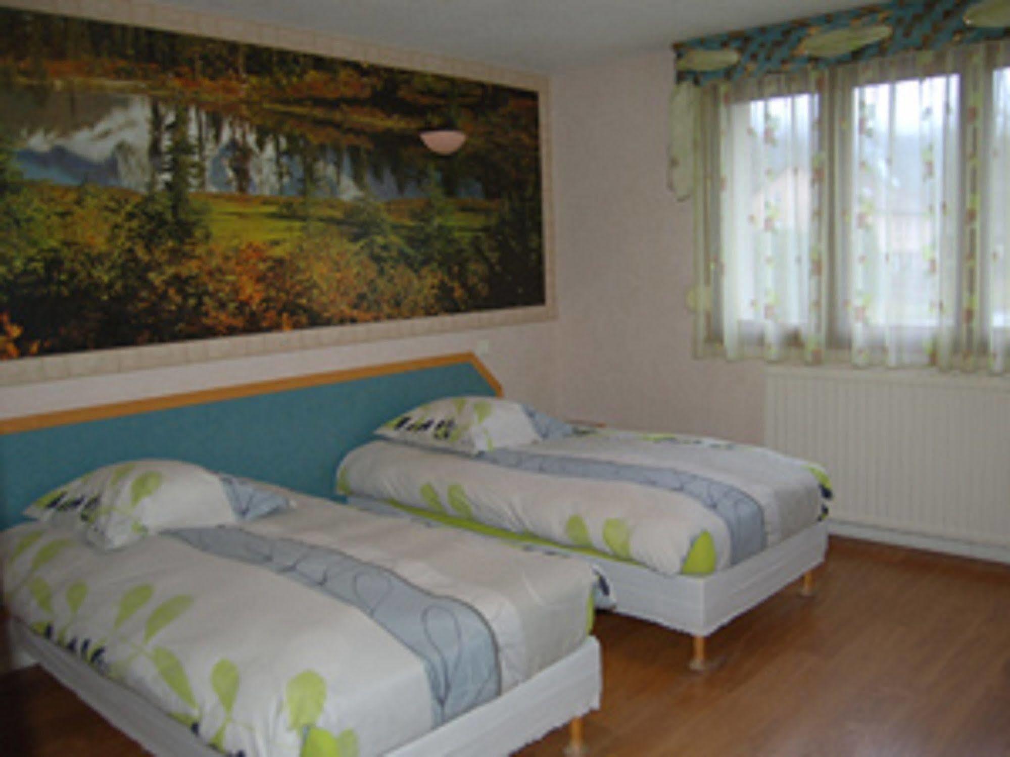 Logis Auberge De La Poirie Tendon Екстериор снимка